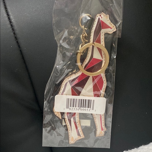 Angela Roi Geometric Giraffe Keychain - Picture 3 of 4